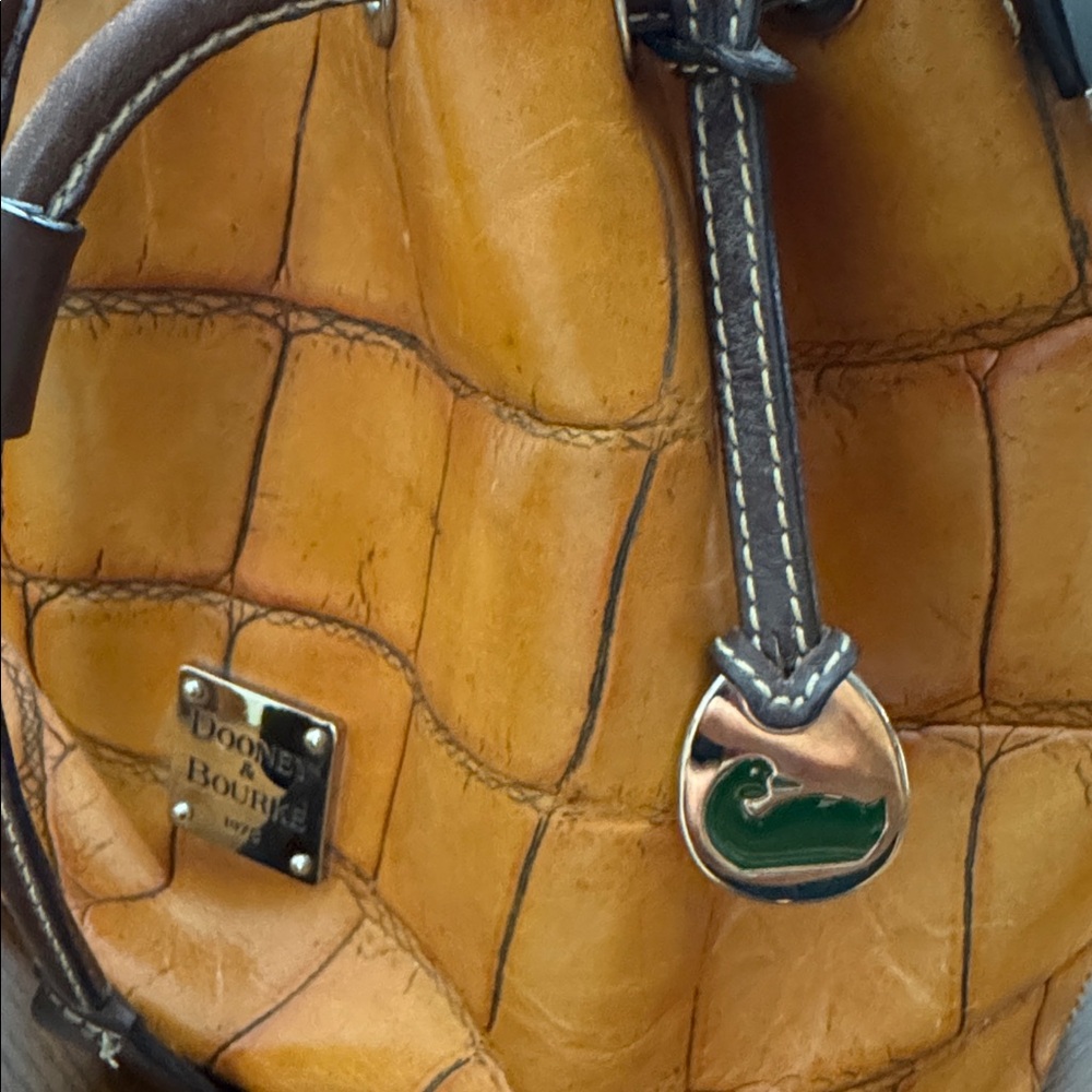 Vintage Dooney & Bourke Woven Beige and Dark Brown Handbag - Picture 13 of 14